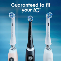 Oral-B ambiente de baño que sugiere uso rutinario cómodo