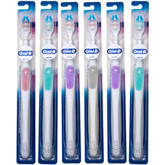 Oral-B cepillo compacto frontal mostrando la cabeza pequeña y diseño ergonómico