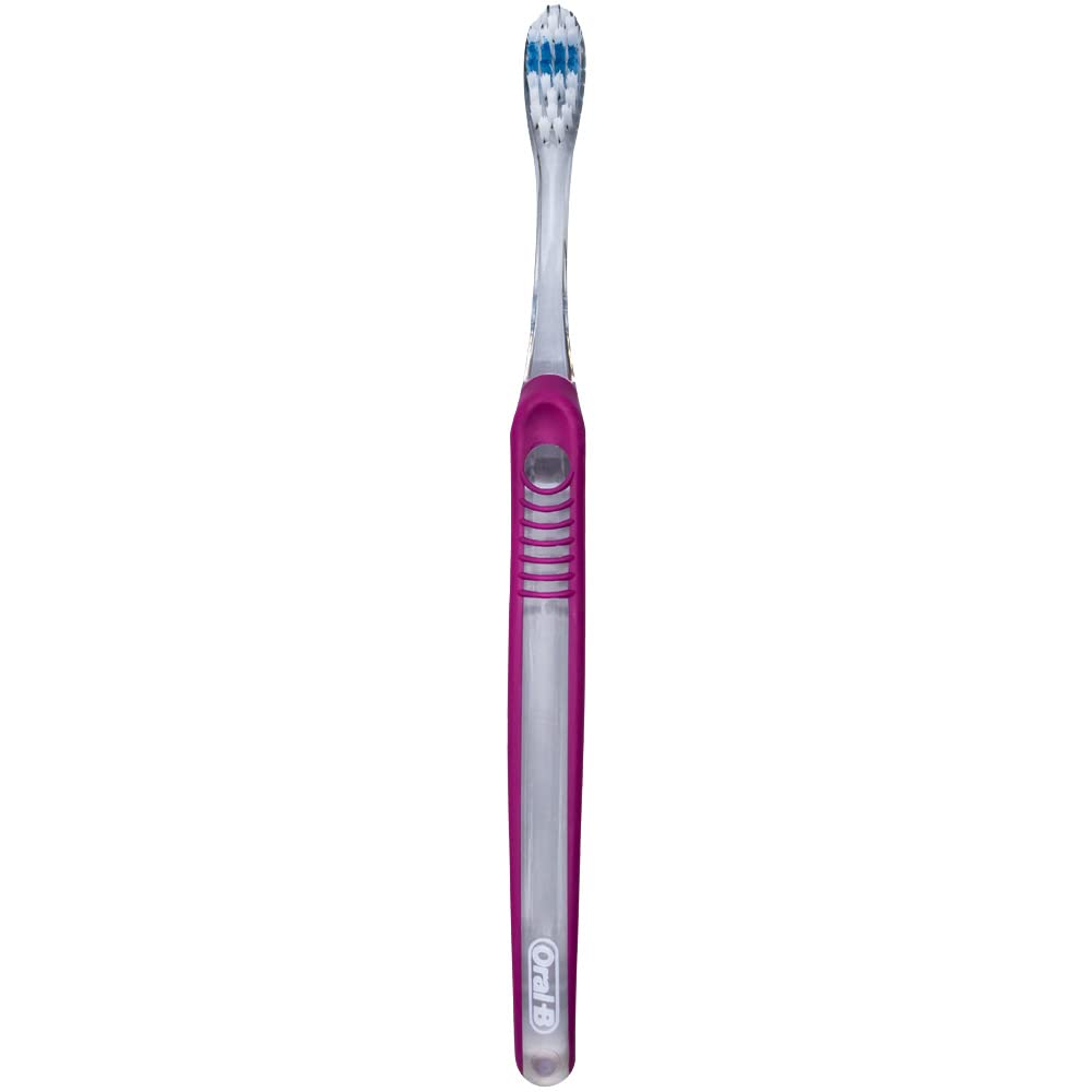 Oral-B primer plano del cabezal compacto que mejora el acceso interdental