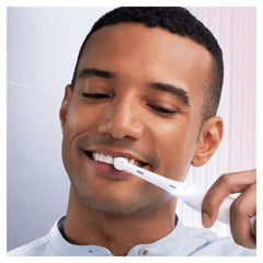 Oral-B primer plano de las cerdas Gentle Care mostrando suavidad y protección
