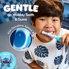 Oral-B iO Kids Stitch comparación de tamaño frente a cepillo manual familiar