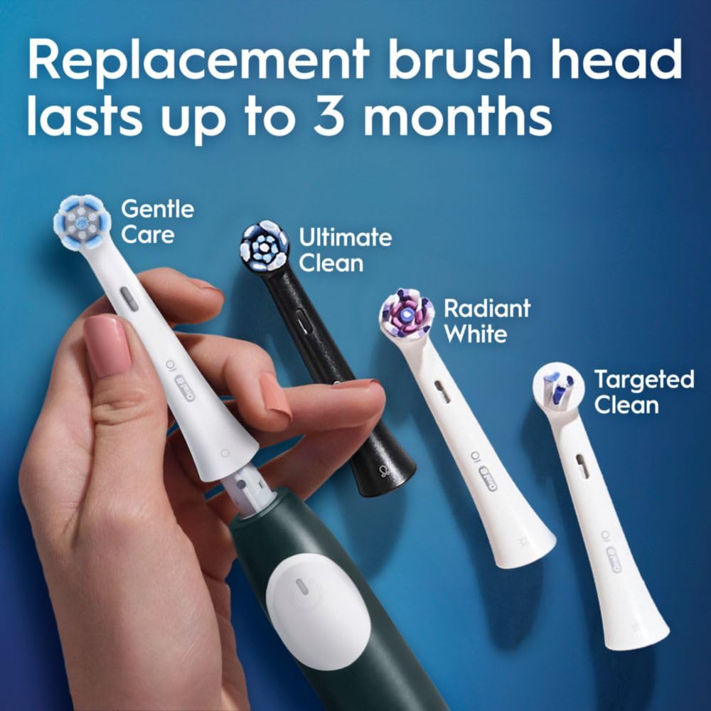 Cepillo Oral-B iO2 en baño moderno forest green para estilo diario