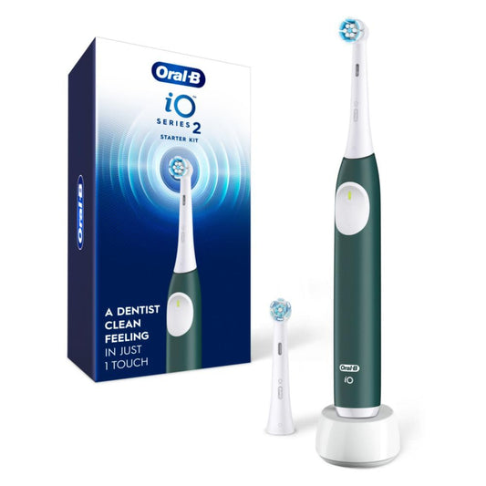 Oral-B iO2 frontal del pack mostrando el color forest green y limpieza eficaz