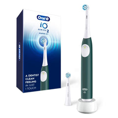 Oral-B iO2 frontal del pack mostrando el color forest green y limpieza eficaz