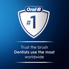 Oral-B iO5 en baño estilo de vida, cepillado cómodo durante la rutina diaria