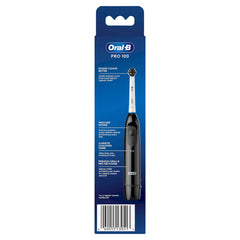 Cepillo Oral‑B en uso cepillando dientes con mejor limpieza visible