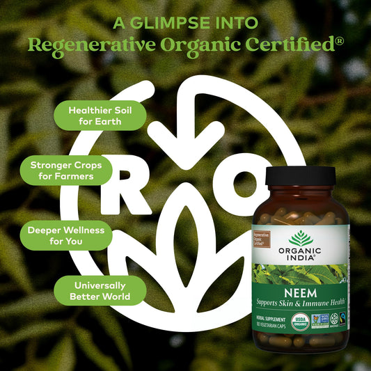 ORGANIC INDIA primer plano de cápsulas, textura y tamaño para fácil ingestión