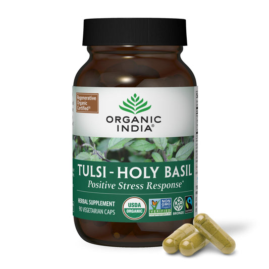 ORGANIC INDIA frasco frontal mostrando 90 cápsulas y diseño claro