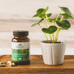 ORGANIC INDIA producto en cocina saludable representando bienestar diario