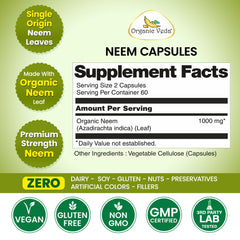 Organic Veda cápsulas en mano mostrando tamaño y fácil ingestión