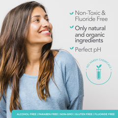 ORL pasta dental aplicada en cepillo para una limpieza eficaz y aliento fresco