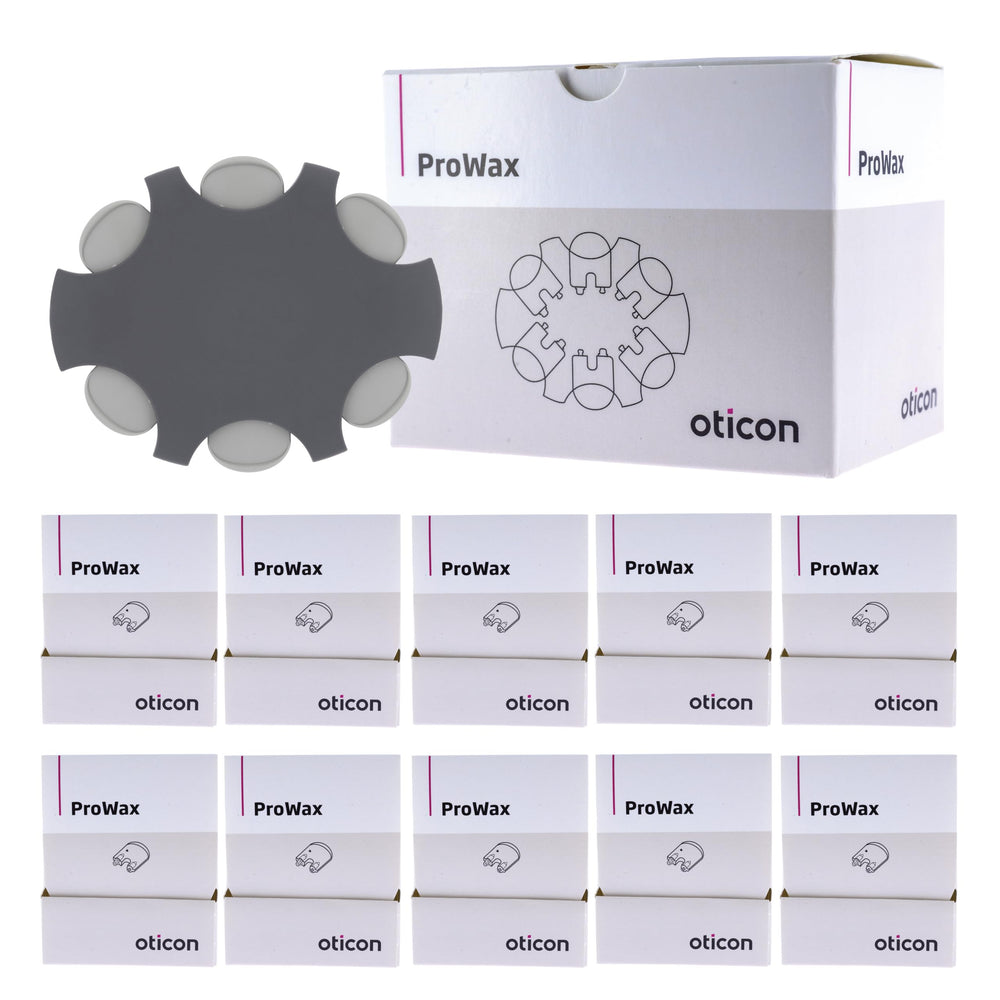 Técnico cambiando filtro Oticon ProWax en clínica, Oticon prolonga vida del audífono