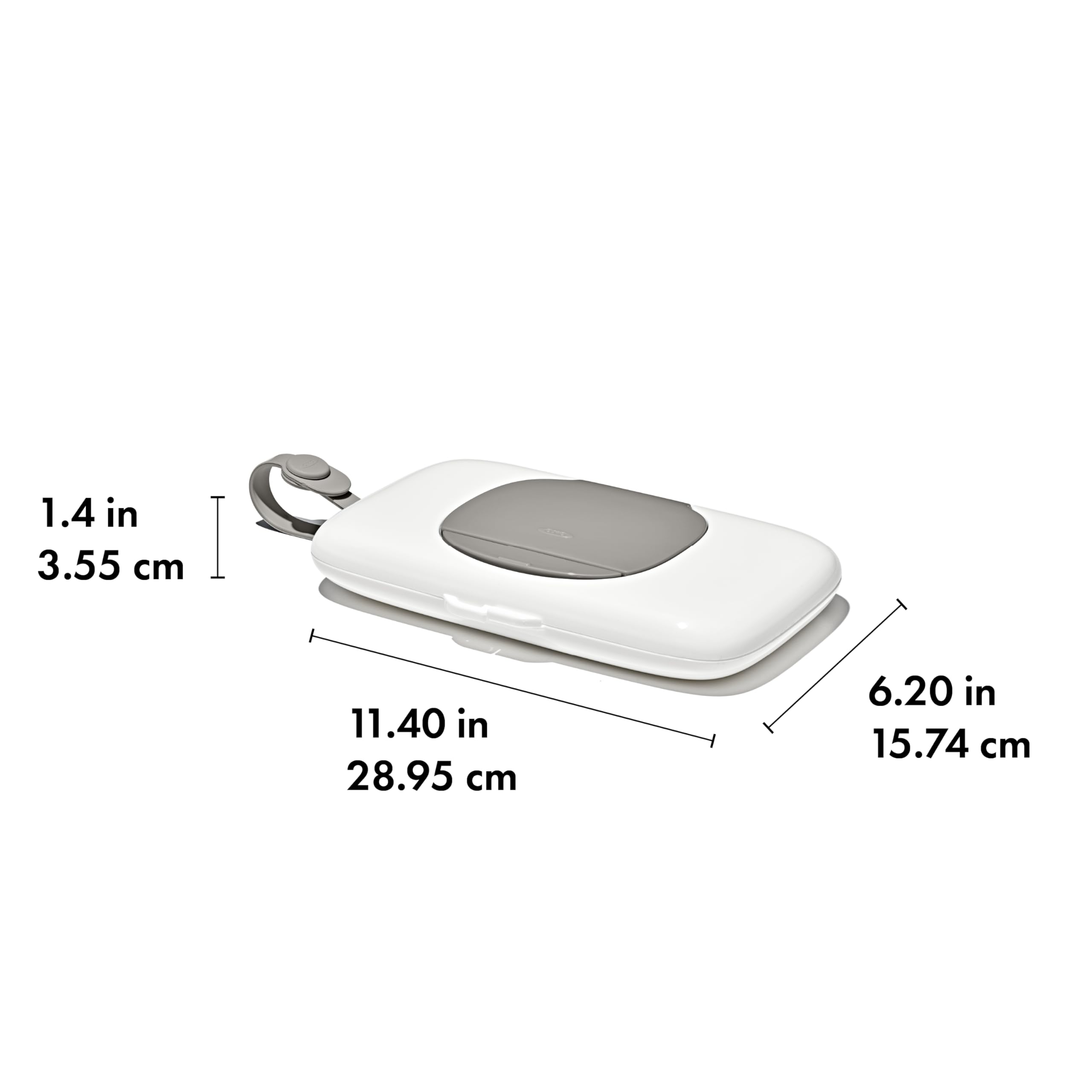 OXO Tot comparado en mano para visualizar tamaño práctico y portátil