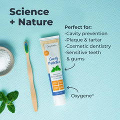 Oxyfresh persona cepillándose, higiene que ayuda a reducir sensibilidad