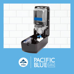 Pacific Blue Ultra espuma cremosa en primer plano para limpieza suave