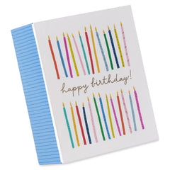 Papyrus ambientación de fiesta mostrando tarjetas listas para regalar