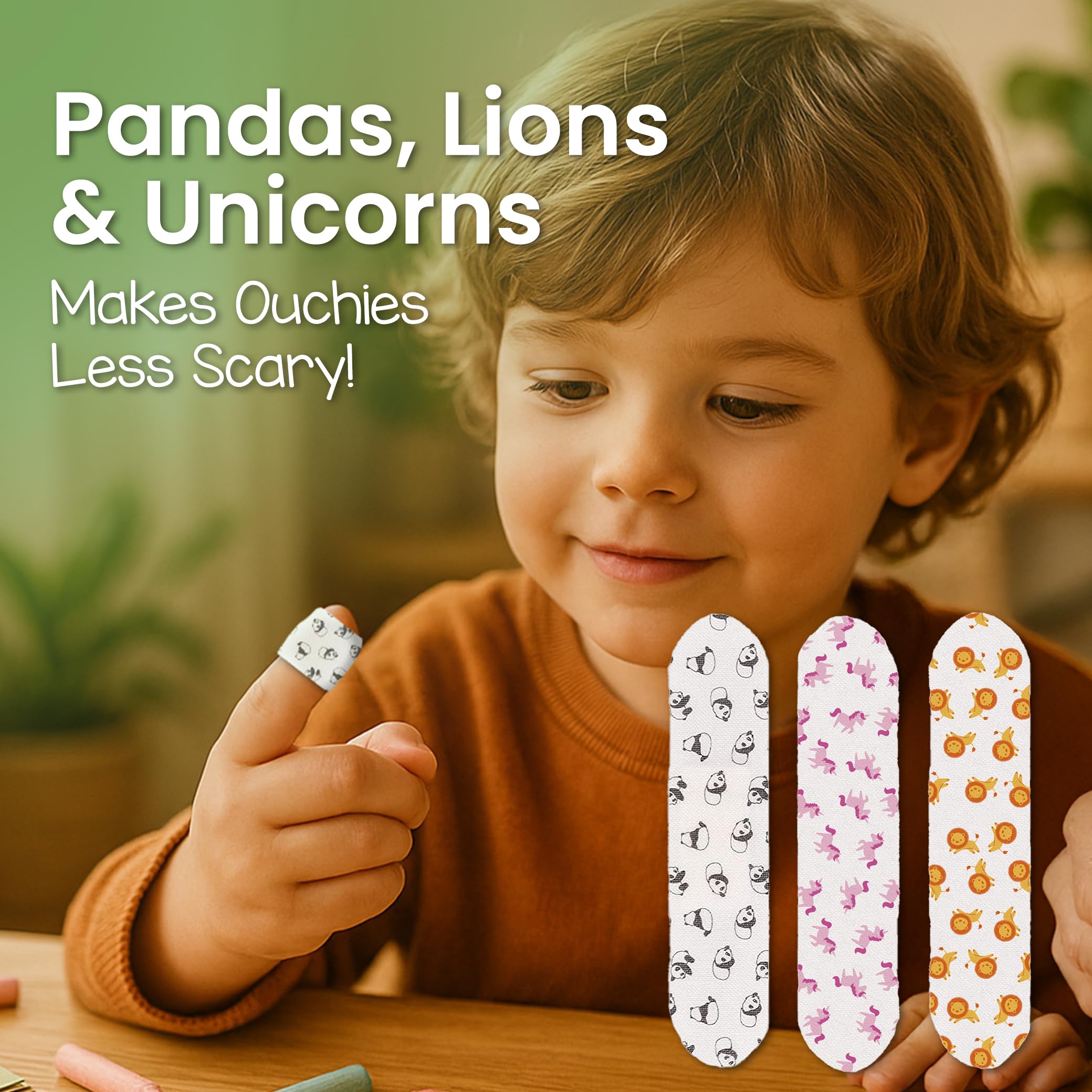 Conjunto de tiritas PATCH sobre mesa mostrando variedad y diseños infantiles