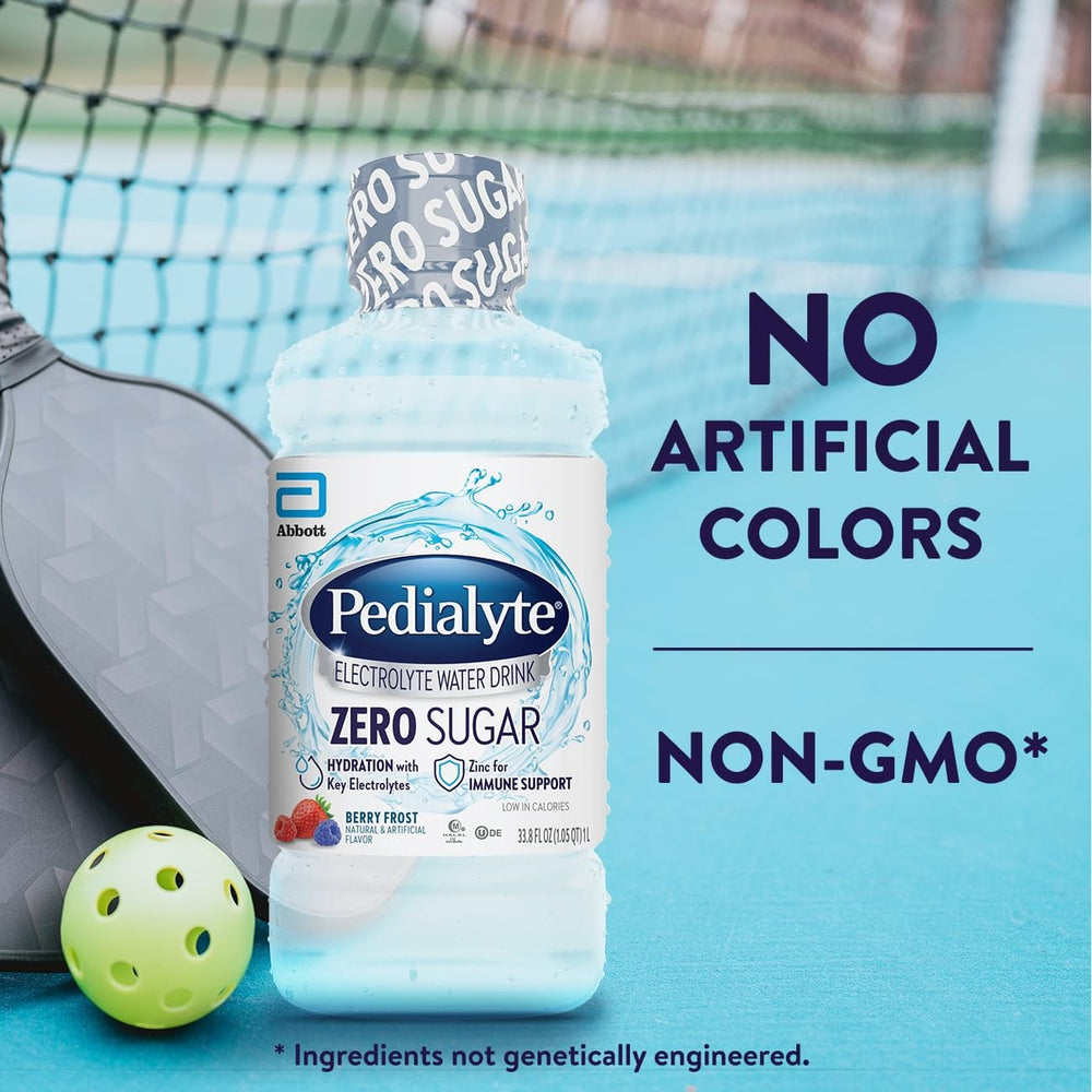 Pedialyte botella en mano durante entrenamiento para reponer electrolitos