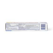 Pepsodent tubo junto a una regla para comparar tamaño y conveniencia portátil
