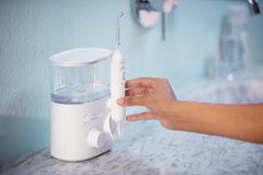 Philips Sonicare depósito con tapa cerrada mostrando almacenamiento seguro