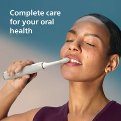 Philips Sonicare primer plano de cerdas multángulo para limpieza profunda
