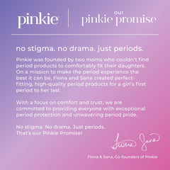 Pinkie escena lifestyle acompañando prendas cotidianas y confort