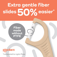 Plackers uso en boca demostrando limpieza interdental eficaz