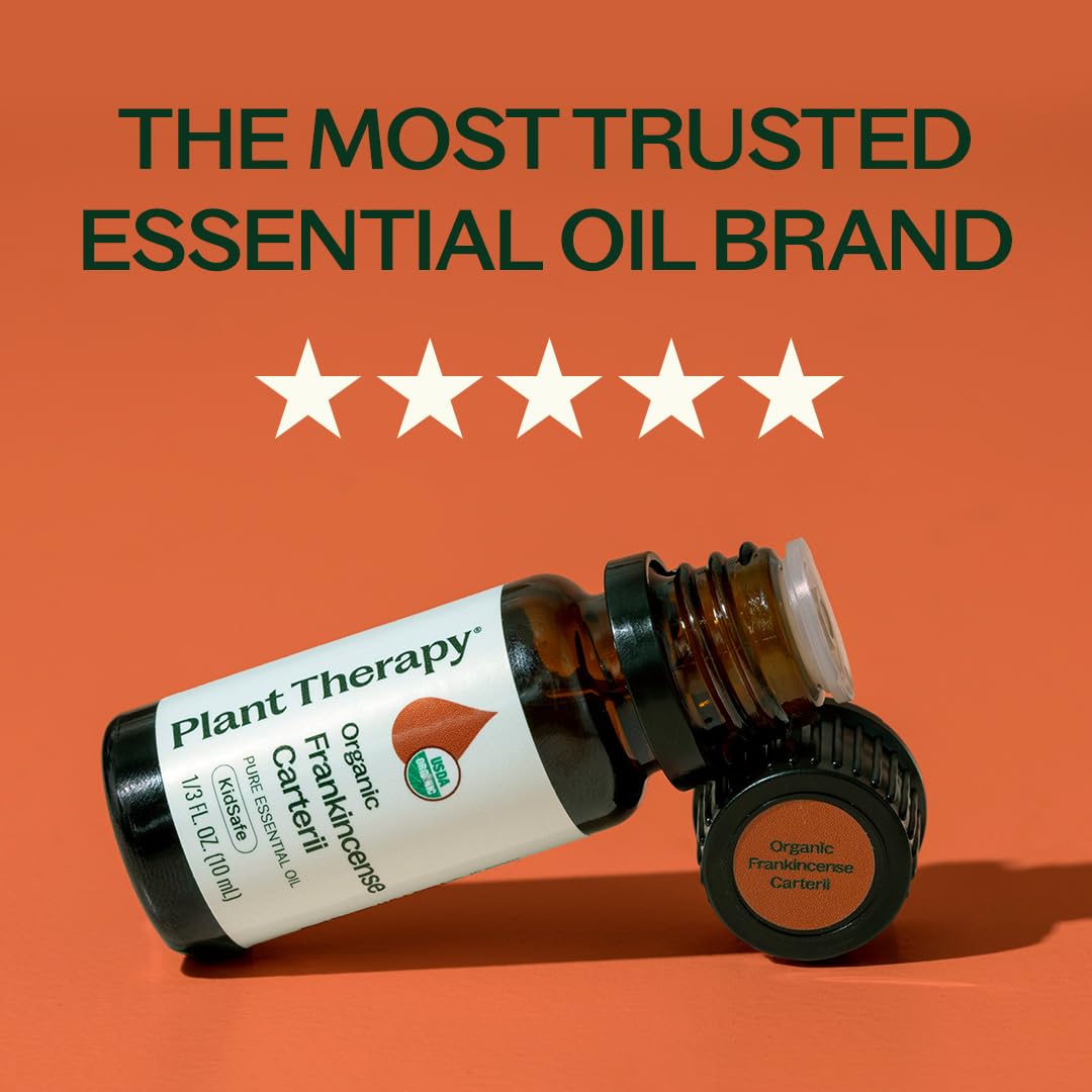 Plant Therapy gota de aceite de incienso Carteri en piel mostrando textura ligera