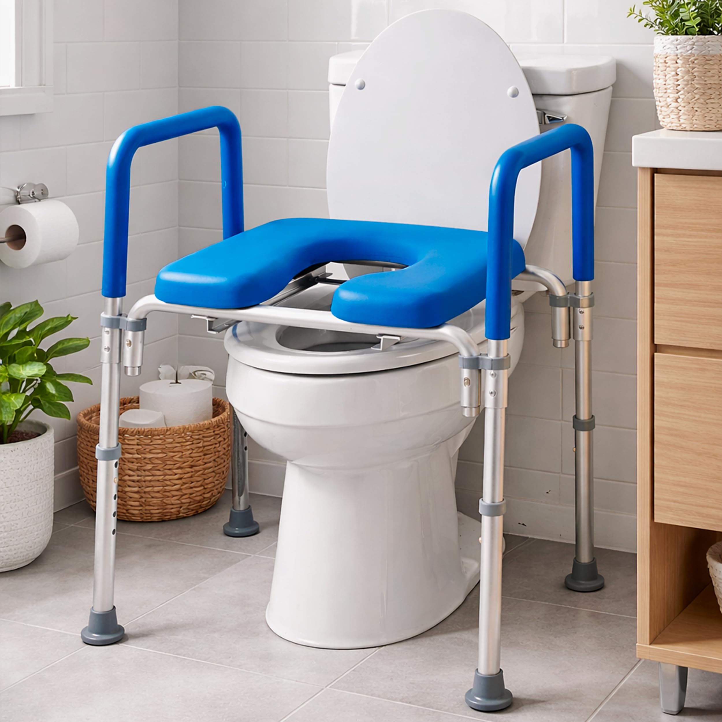 Platinum Health asiento elevado frontal mostrando acolchado y color azul, mayor confort
