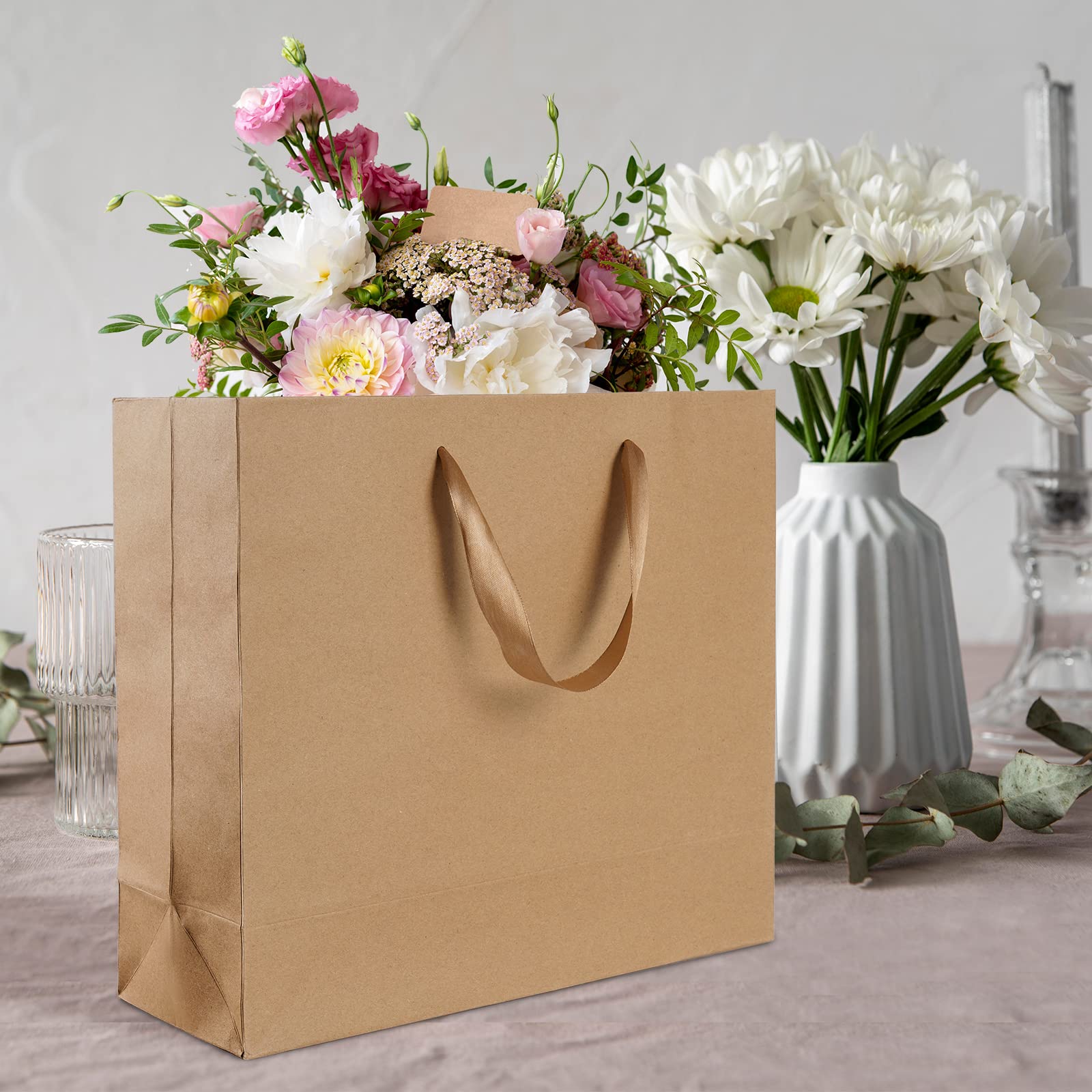 Plauthus bolsa con regalo dentro, ejemplo de uso para eventos y tiendas
