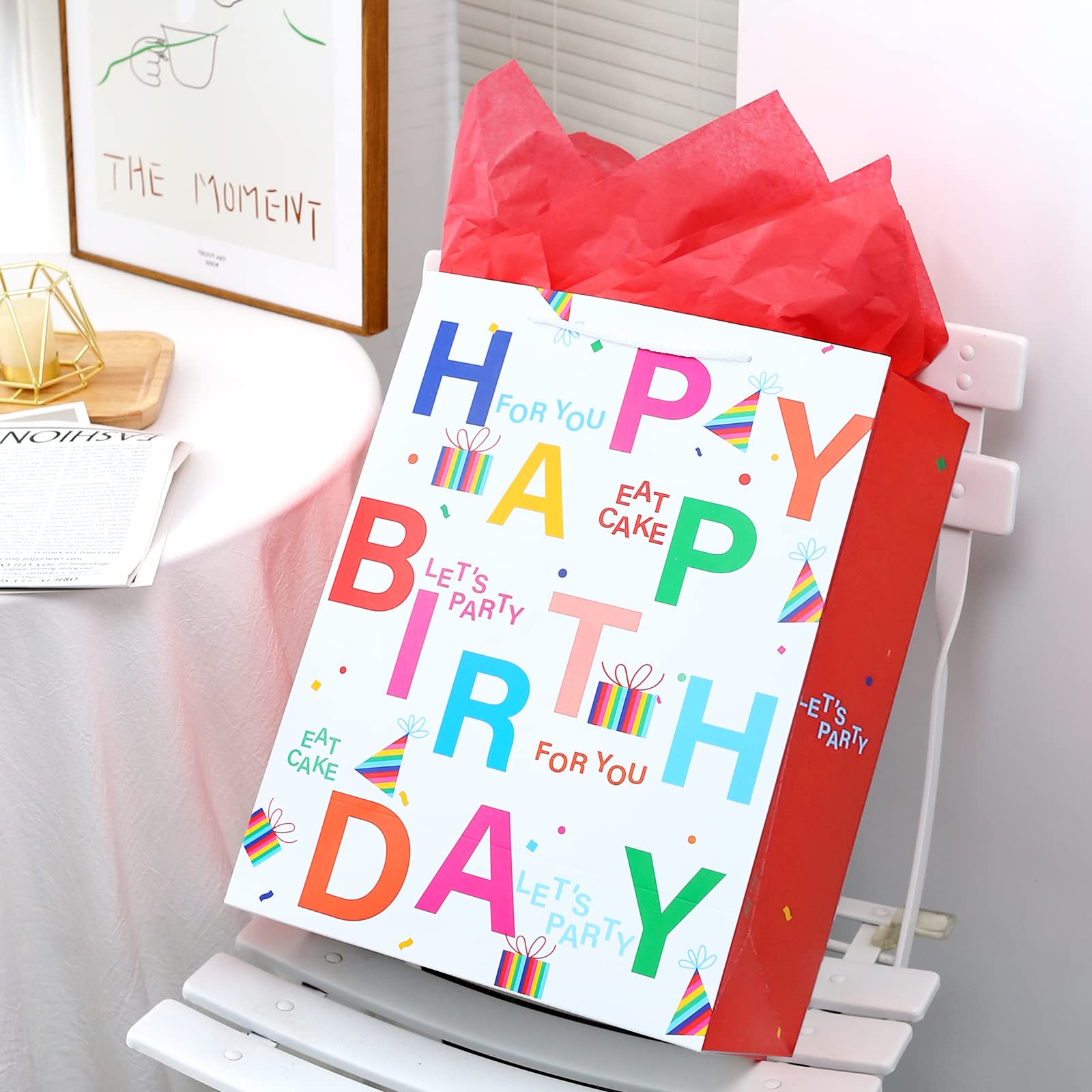 Plauthus diseños de cumpleaños con globos pasteles y texto festivo