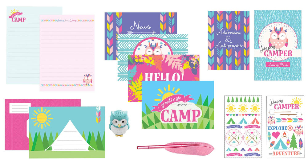 Playhouse sobres y postales apilados listos para enviar y decorar