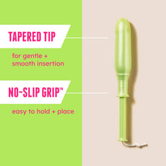 Playtex empaque abierto con un tampón listo para uso demostrando facilidad
