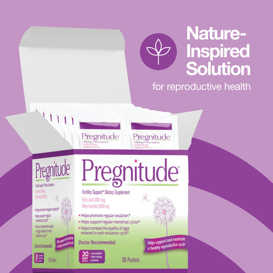 Detalle del sobre abierto con polvo Pregnitude que muestra textura fina y disolución fácil