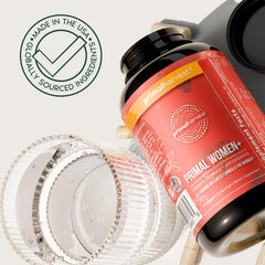 Primal Harvest Women+ frasco junto a vitaminas e ingredientes clave