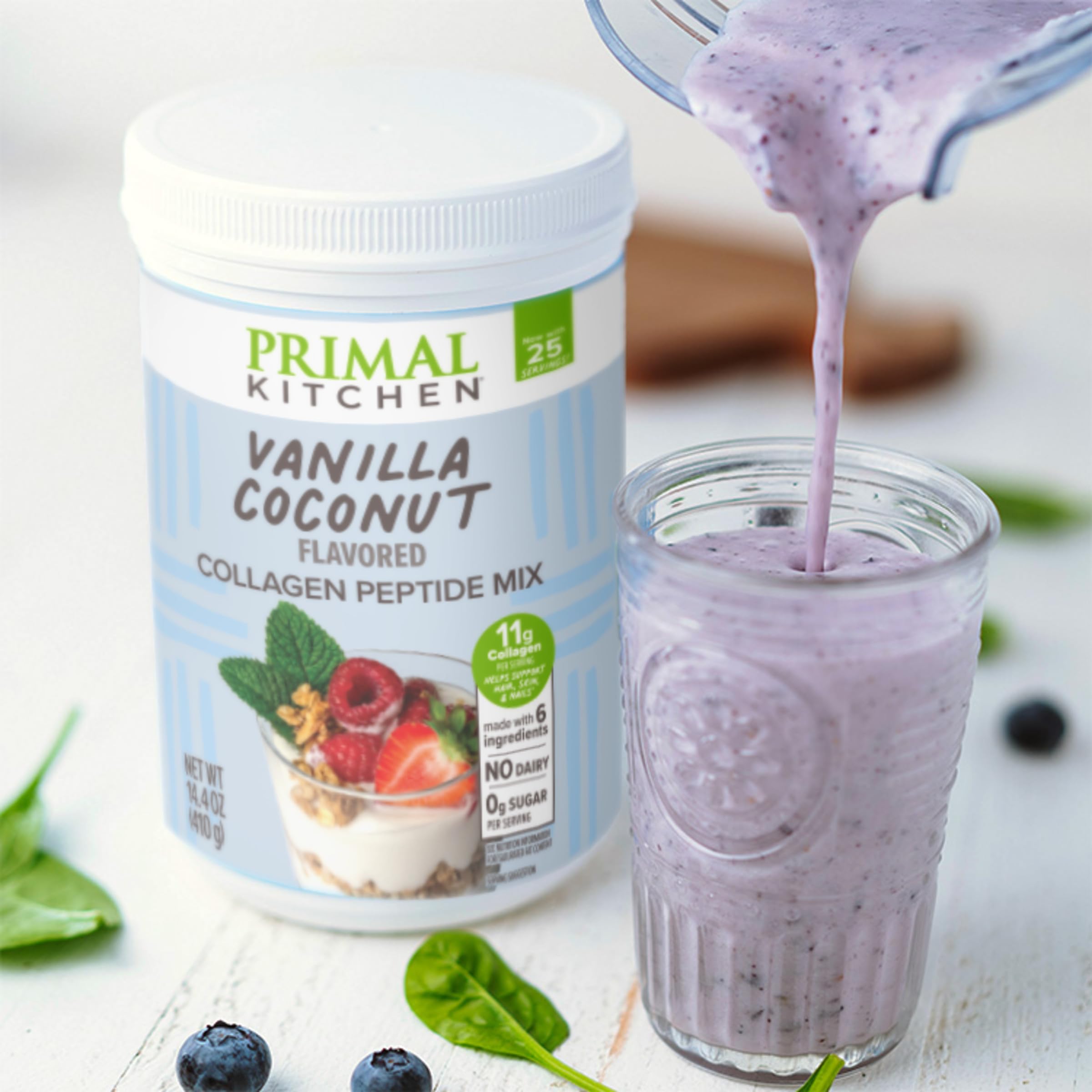 Primal Kitchen frasco junto a cuchara medidora para comparar tamaño y porción