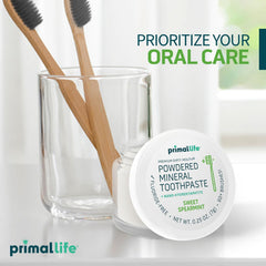 Primal Life Organics arcillas kaolín y bentonita en primer plano, limpieza mineral