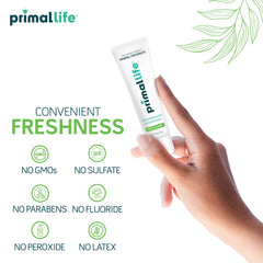 Primal Life Organics arcillas en primer plano mostrando acción pulidora