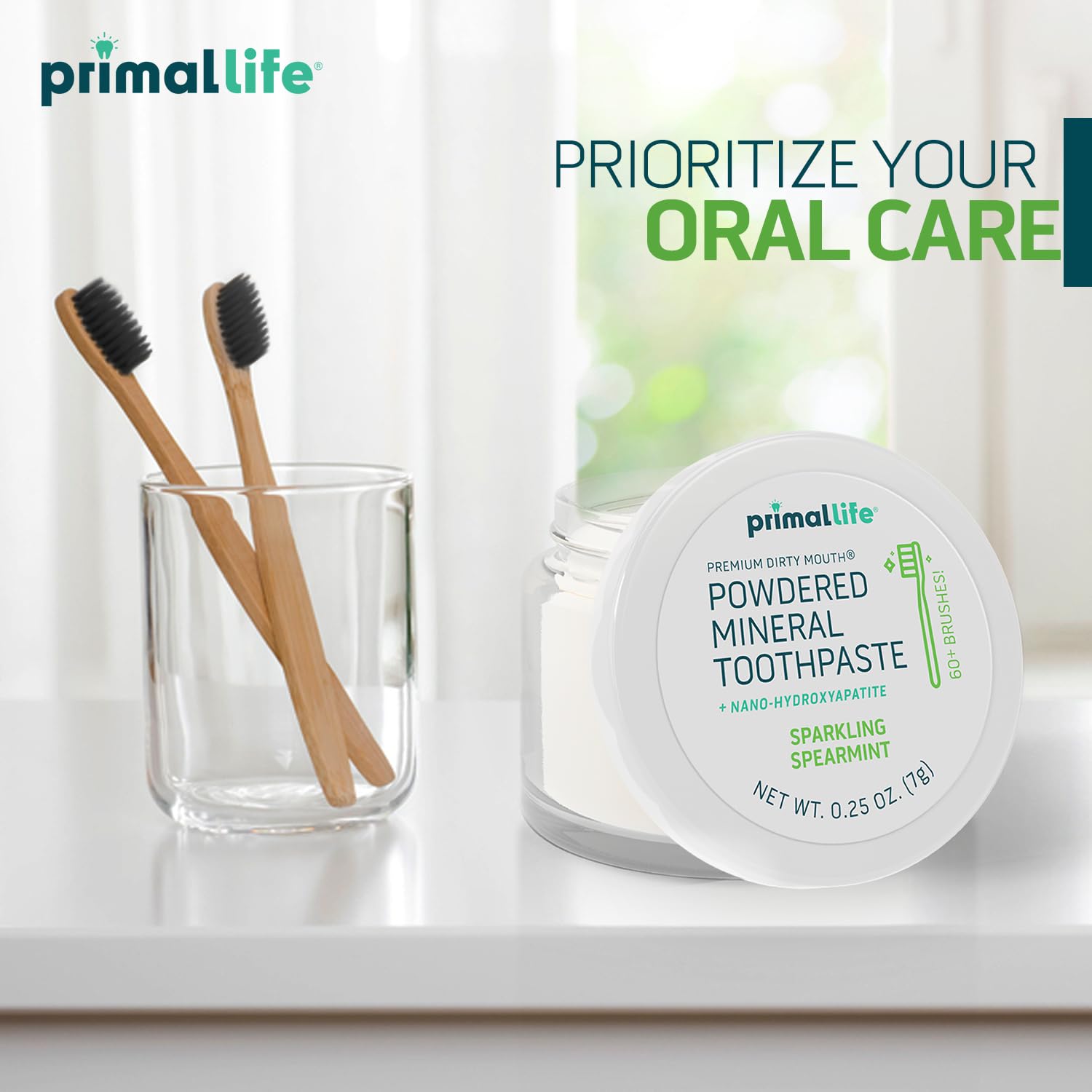 Primal Life Organics en baño minimalista ilustrando uso diario