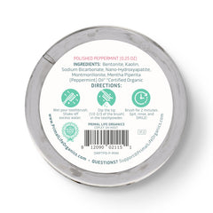 Primal Life Organics ambiente de baño minimalista mostrando uso cotidiano y frescor