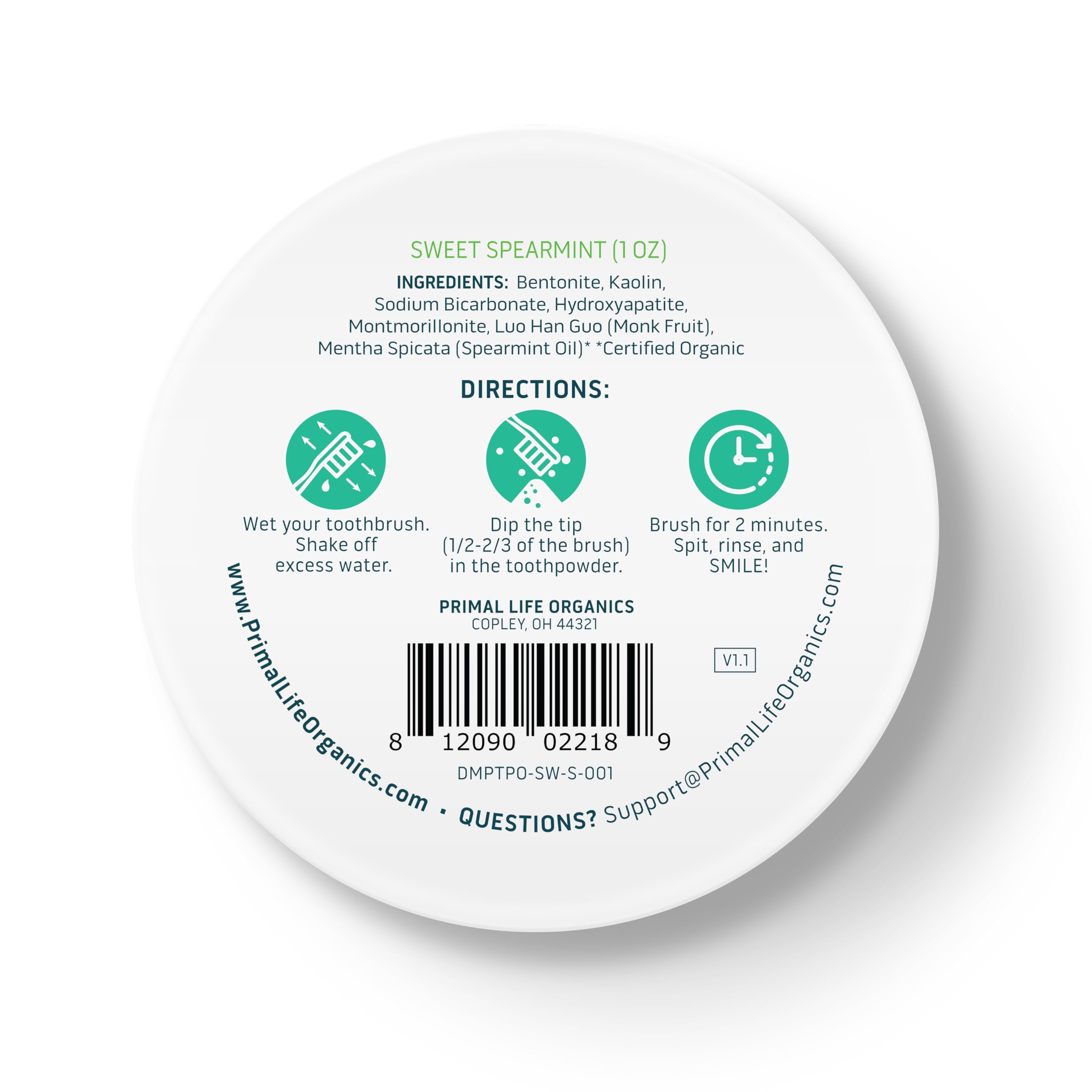 Primal Life Organics ambiente de baño con el producto, transmite uso cotidiano y frescura