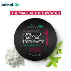 Comparación de tamaño del frasco Primal Life Organics en la mano, viaje práctico