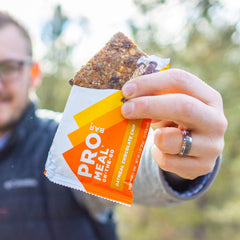 PROBAR barra en mano lista para consumir, energía vegetal inmediata