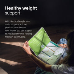 Prolon barras nutritivas en mano como snack práctico y energético