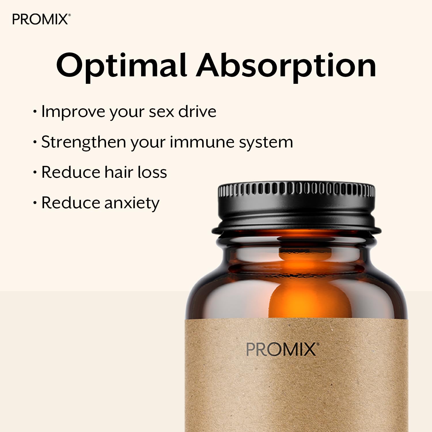 ProMix Nutrition cápsulas en mano para comparar tamaño y facilidad de ingesta