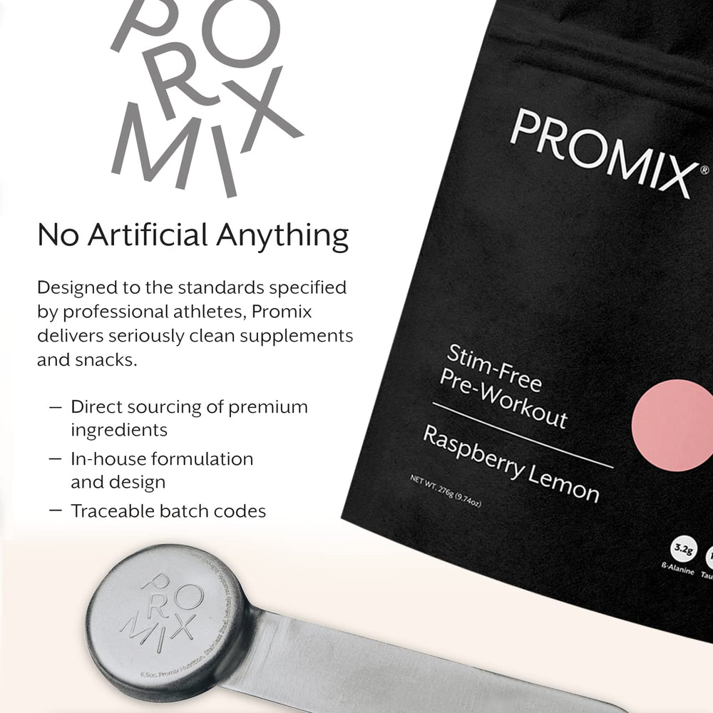 ProMix Nutrition bote junto a una botella en el gimnasio, listo para uso pre-entreno