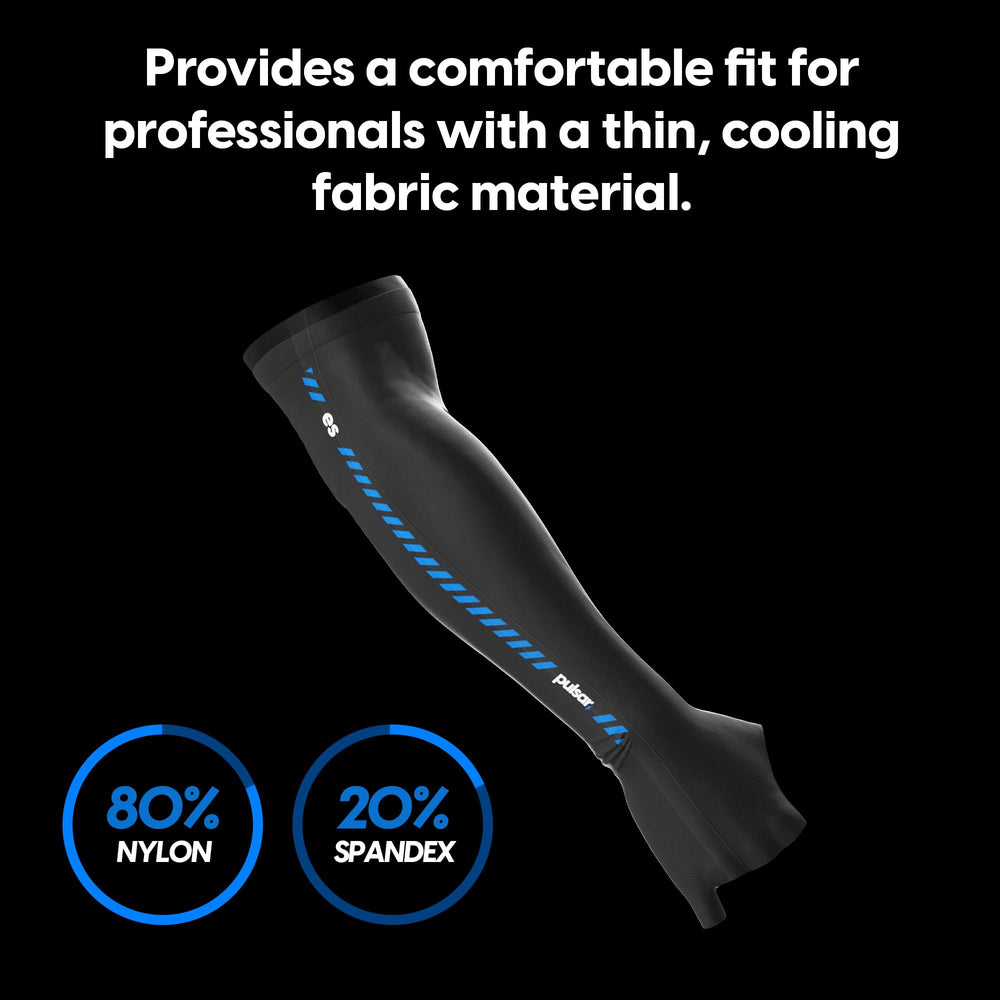 Pulsar Gaming Gears manga talla L comparada con mano para referencia de tamaño