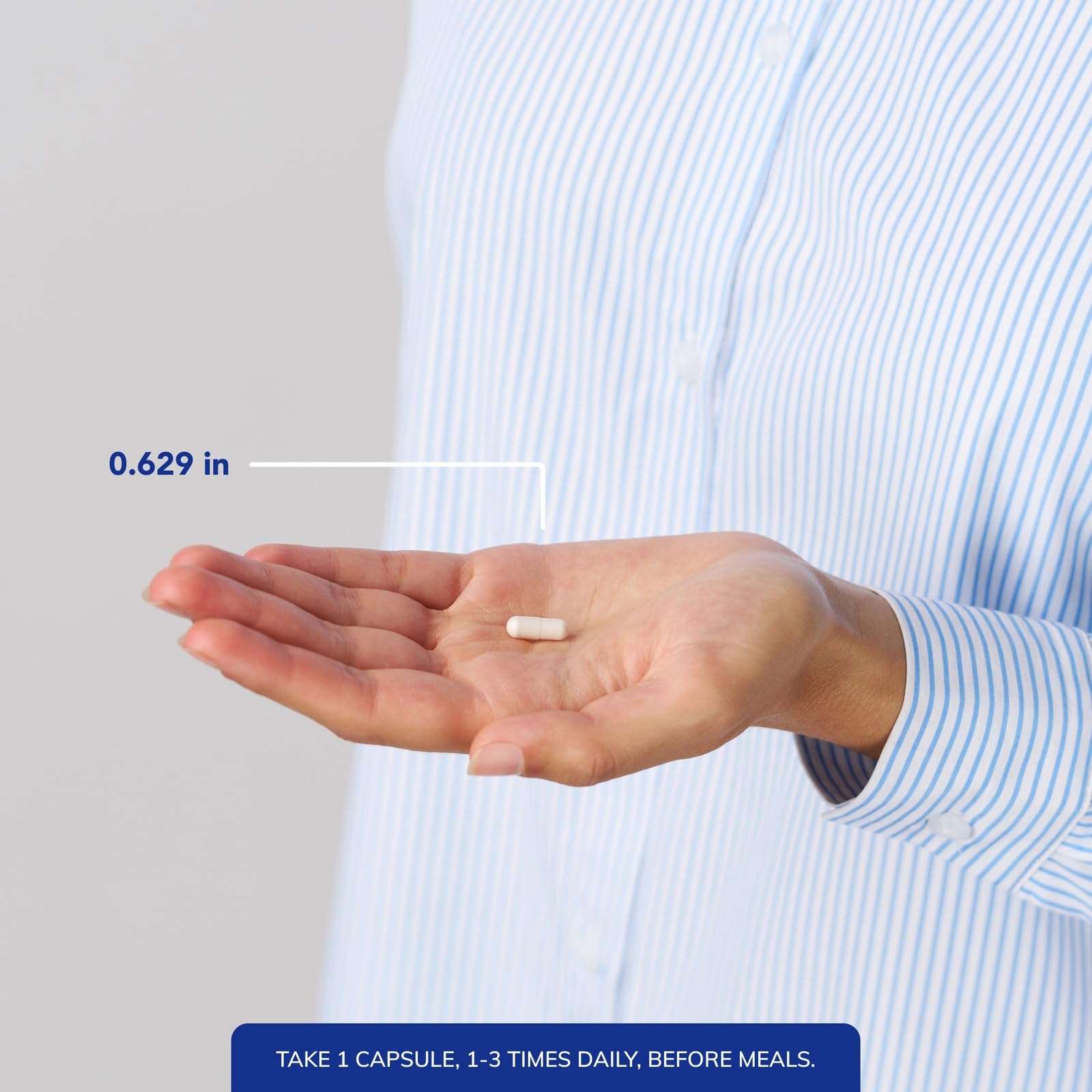 Frasco Pure Encapsulations 5‑HTP en mano para comparar tamaño y dosificación