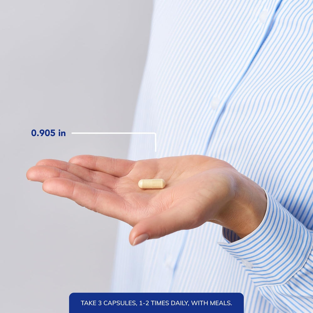 Pure Encapsulations cápsula en mano para comparar tamaño y dosificación