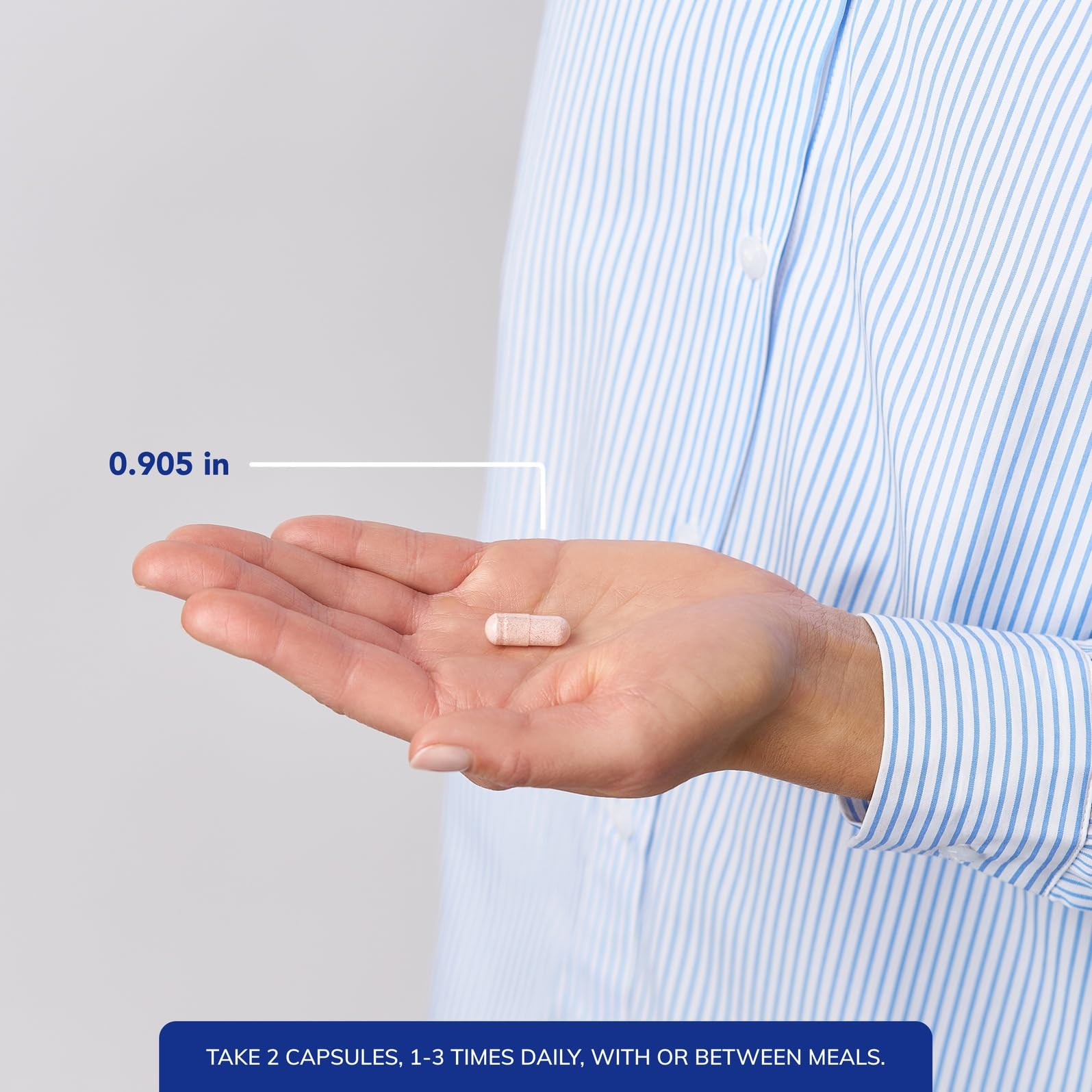 Pure Encapsulations cápsulas en mano para comparar tamaño y cantidad
